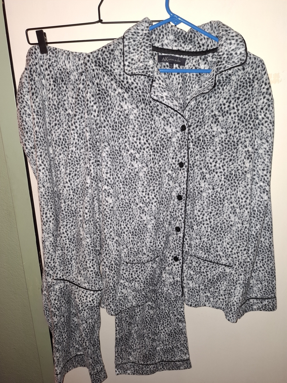 AK Anne Klein Leopard Animal Print Fleece Button Front Pajamas Women's 2XL
